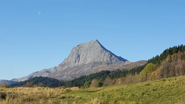 Mountain peak in Sunnfjord